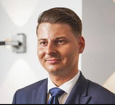 Alexander, Unternehmer