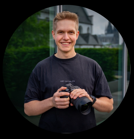 Luke, Agenturinhaber